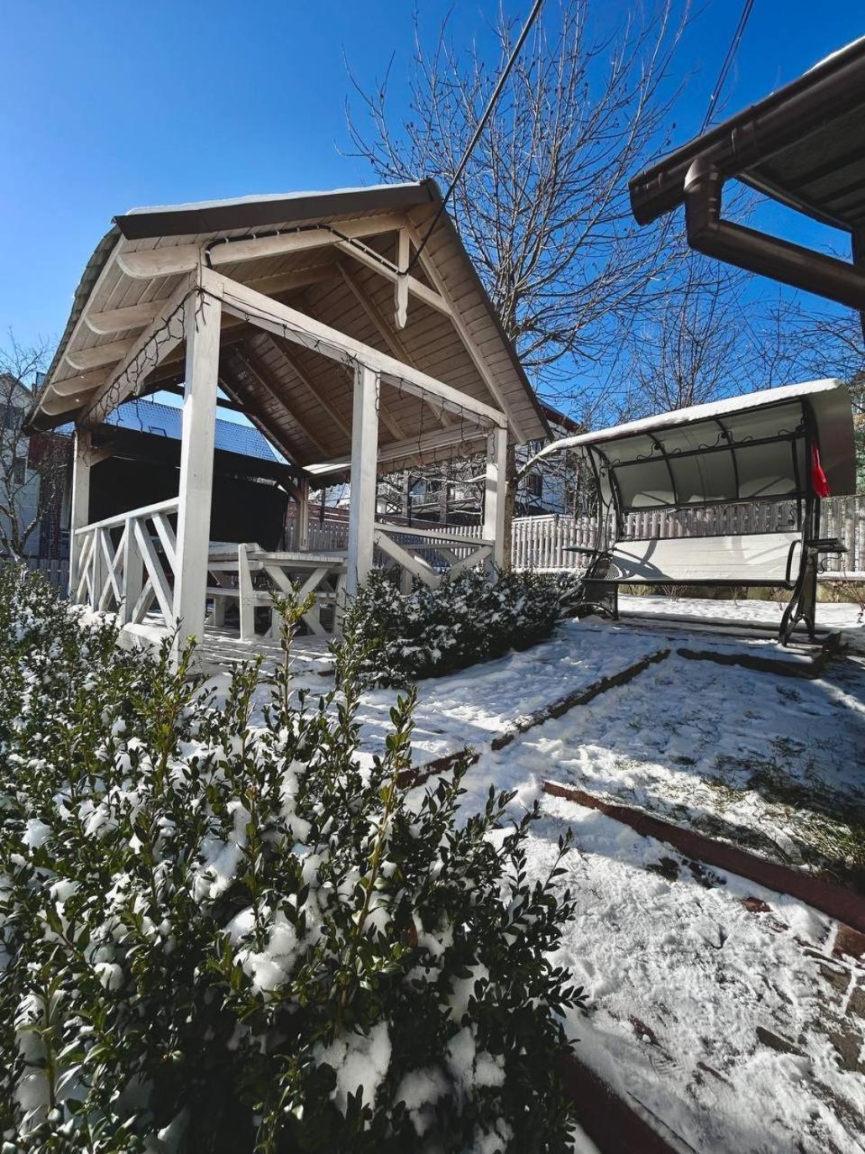 Carpathian Manor Villa Yaremche Exterior photo